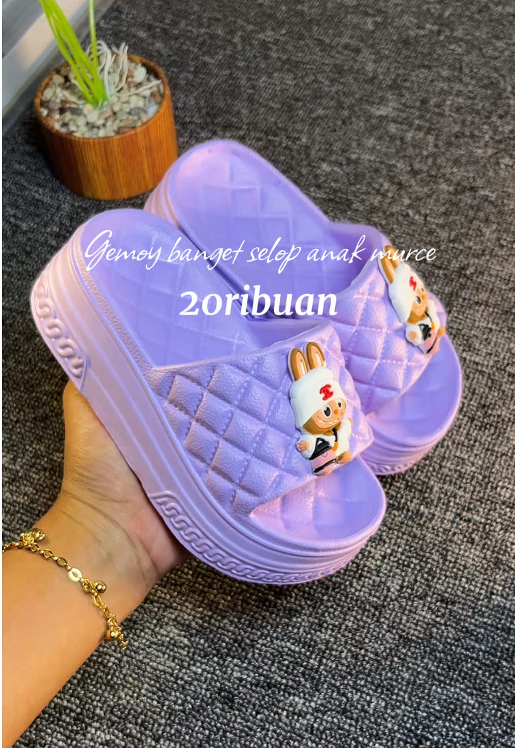 Rekomendasi sandal anak perempuan lucu #sandalanak #sandalanakperempuan #sandalanaklucu 