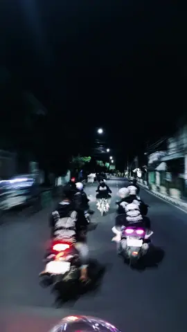 segerombolan orang yang ingin bersenang-senang#tmbuntu #tmbuntu_notargns #pembantaiashu #pnlosssssss💚🔱👆 #kediri24jam #pagarnusakediri #utaranatives 