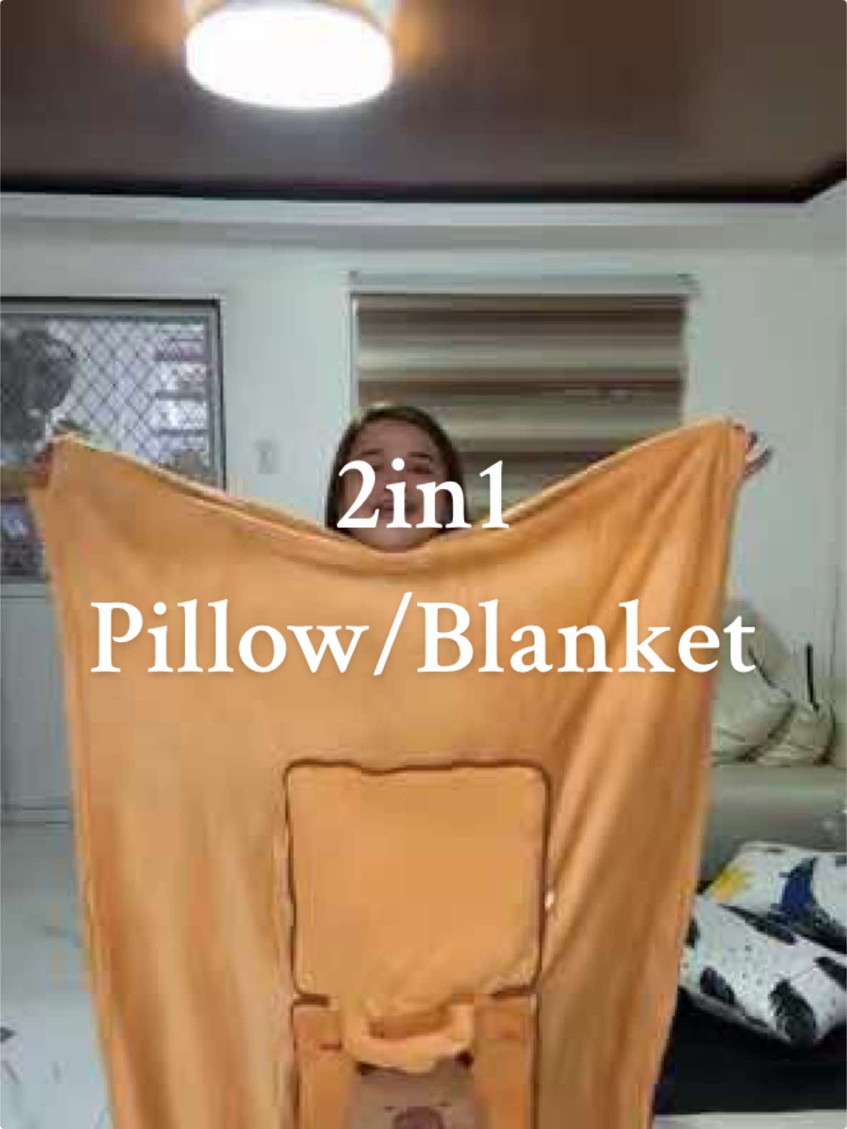 Unan plus kumot 😍 Perfect pang travel talaga to. 😍 #travelessentials #travelessential 