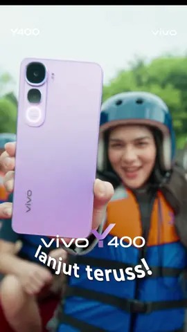 Basah-basahan? GasKuY terusss! 💦 Main bareng temen, bikin content walau basah-basahan gak perlu worry, #vivoY400 udah tahan air ekstrem IP68/69 💪 GasKuY buktiin #GakHabisHabis kuatnya #vivoY400, dapetin di vivo store terdekat!