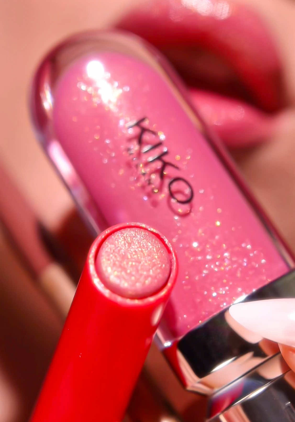 Summer essentials for your lips💋 @KIKO Milano  . . . . . #kiko #kikomilano #lipswatch #lipgloss #lipcombo 