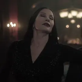 THAT VOICE #morticiaaddams  #morticiaaddamsedit  #catherinezetajones #catherinezetajonesedit  #wednesdayseason2 #wednesdaynetflix #edit #rosseiva #fyp  ac:@mads🎧  sp: @Victor 🪓  MORTICIA ADDAMS CATHERINE ZETA JONES