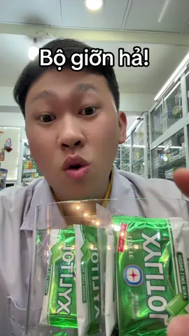 Ủa là sao