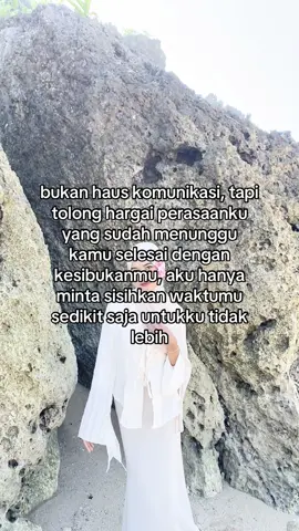 kngn km yg dlu pny bnyk wktu buat ak, skrng km sbk sm duniamu smpai km lupa ada seseorang yg menunggu km selesai dengan kesibukan mu sebalikanya juga setelah sibuk ku selesai ak brhrp ak punya wktu untuk skdr ngobrol sm km atau chtn ataupun tlp,tapi nyatanya skrng hanya untuk chtn aja km ga ad waktu buat ak, hnya skdr cht aja km cm seadanya selanjutnya km hnya sibuk dngn entah apa itu..ak cm mau sdkit luangkan waktu mu.. disini ada ak yang selalu nunggu cht tlp dri km.. ak cm mau km nyisain sedikit aja waktu mu ak kngn, kngn crta random, kngn dikit2 bilang ini itu sm km, kngn semuanya…. tpi skrng rasanya mau crita aj udh g ada wktu, km trlalu sibuk dengan entah apa itu smpai lupa ada ak disini yng nungguin wktu km buat ak.#xzycba #masukberandafyp #fypp #4u #foryoupagе #foryouu 