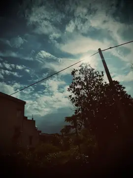 “當他們遇到更好的人時」。你會被遺忘。Khi họ gặp được người tốt hơn bạn sẽ bị lãng quên..” #lemonade #tamtrang #chill #0cap #quaychill #ctxkxuhuong 