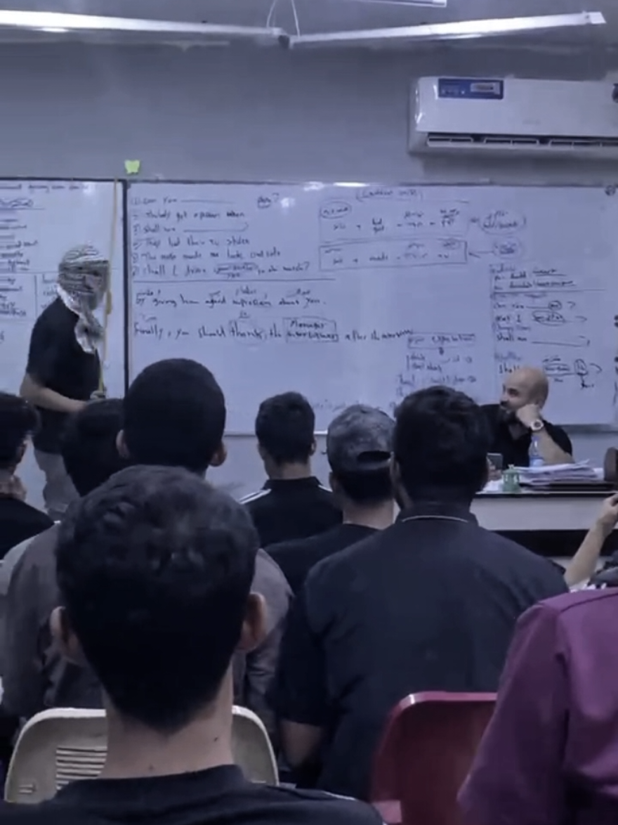واحد كربله بالتدريس 😅#CapCut #مالي_خلق_احط_هاشتاقات 