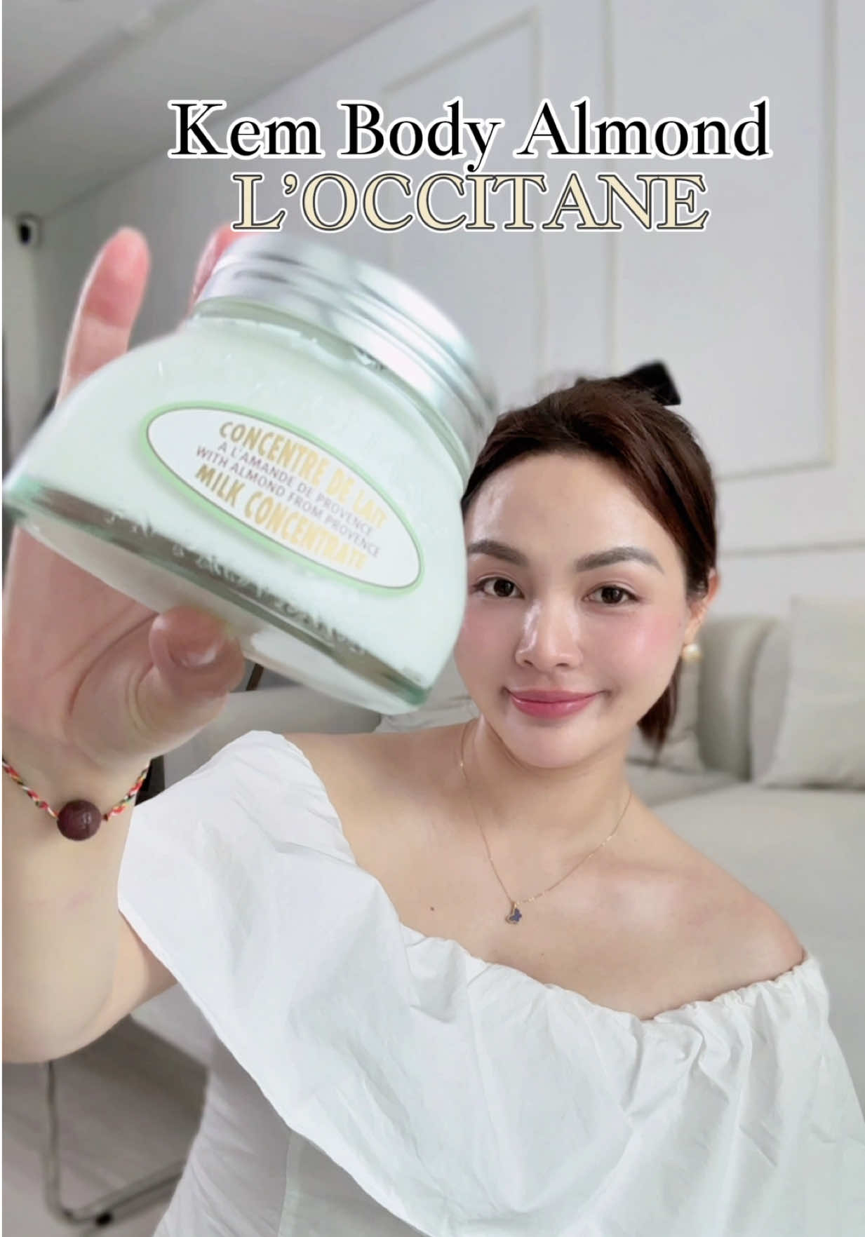 Một chiếc kem body hạnh nhân của #loccitane mãi mê nhé. Chân ái cho da body siêu khô, sạm nè. Cấp ẩm dưỡng sáng tốt lắm luôn #kemduongbody #kembodyloccitane #kemduongloccitane #almondmilk #bodycare #trankimdung #xuhuong 