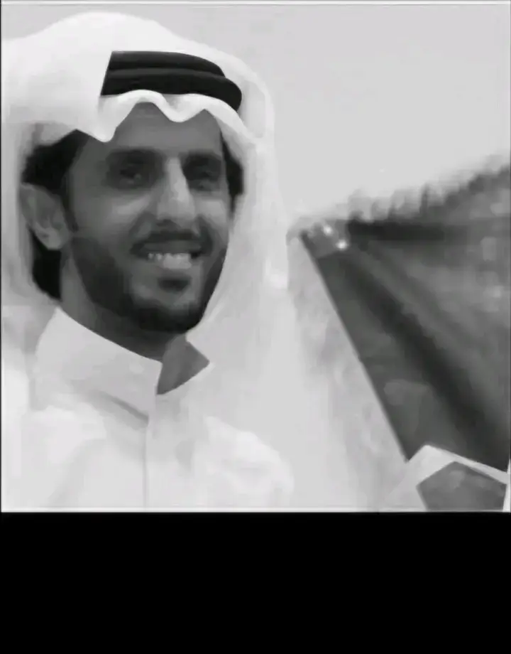#صالح ال مانعه وداعيه تهز ضلوع صدر العاشق الولهان وداع فيه من صدق الحزن ماله ينسيني فمان اللّٰه وعيون السهر في داعة الرحمن فمان اللّٰه يا اول من سكن من بيني وبيني فمان اللّٰه يا اخر جرح دامي واول الخلان فمان اللّٰه ياملح القصيد وباقي سنيني فمان اللّٰه يا من لك بقلبي مرتع وموطان ولك بين الضلوع العوج بيت ولك عناويني عليك ارسل مراسل الغرام بلهفة الاحزان واتوق لرد يذبح طاري الفرقا ويحييني وانادي يافلان اقرا الرسايل طالبك يافلان وليفي شف غرامك ويش سوا في شراييني واعرف انك قريت اللي كتبت وفي بعض الاحيان تشوف الواردات ولا ترد ولا تحاكيني وانا ماني سفيه وماقفي مايقبل السفهان ولا اقبل كل شخص يفرد ضلوعي ويكويني ياكون انت الوحيد اسامحك واغليك مهما كان قسم بالله ما قبلك حد لاجله بكت عيني عطاك اللّٰه من اوصاف الجمال الطاغي الفتان تعبت اراقبك واطرد سرابك تايه وضميان اسوق الرجل واقدار الزمن صوبك توديني ودريت انك لغيري وانفجر وسط الصدر شريان رحلت وقلت يانبض الغلا وينك وانا ويني بموت من الحزن ومن الفراق ومن جفا الخلان لكني لو بموت اهون ولا طرد المقفيني غمان اللّٰه هاك اخر قصيده مالها عنوان 'ولكن طالبك لا اقفيت عني لا تخليني'