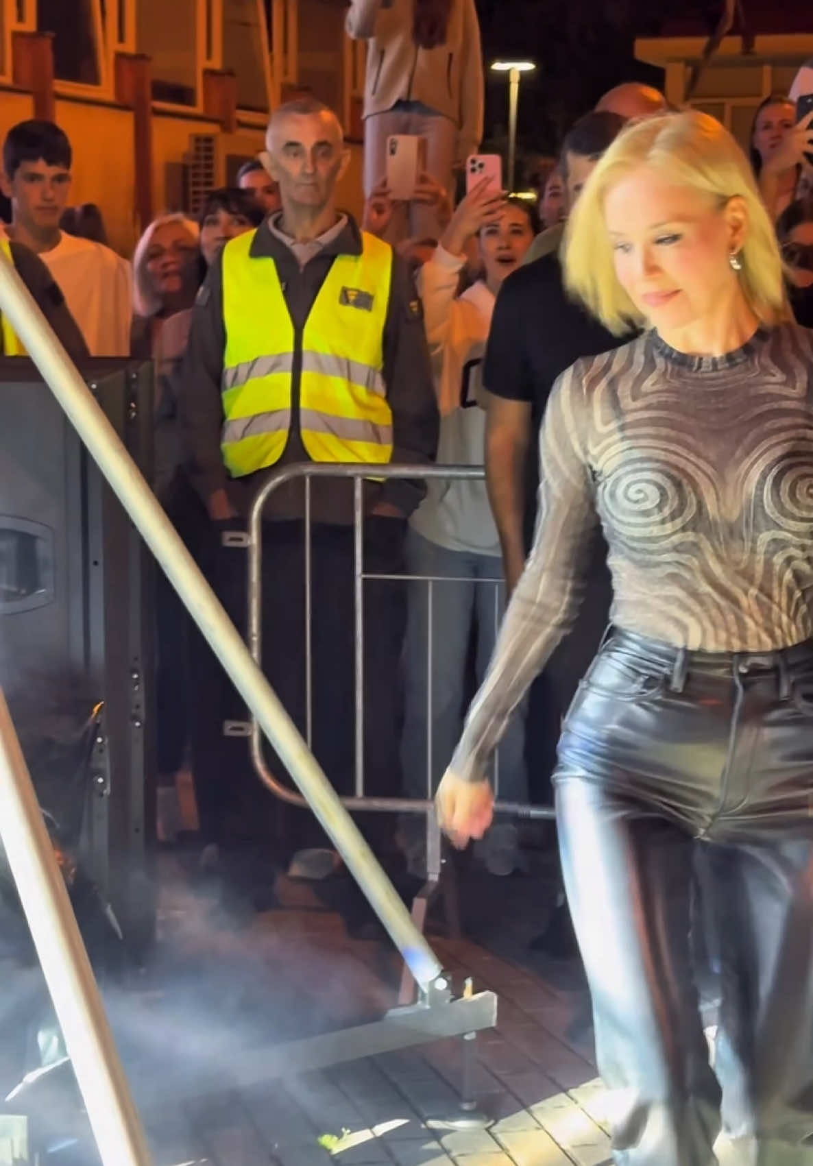 🤍 #jelenarozga #summertour #music #pluzine