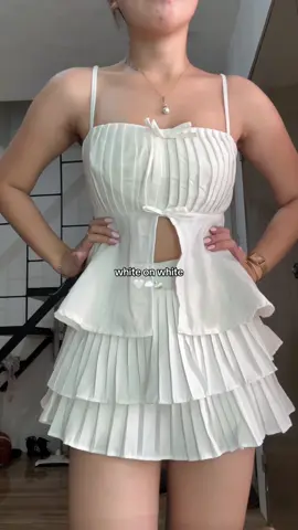 ang clean talaga tignan pag white #outfitideas #outfitinspo #whiteoutfit #whitetop #white 