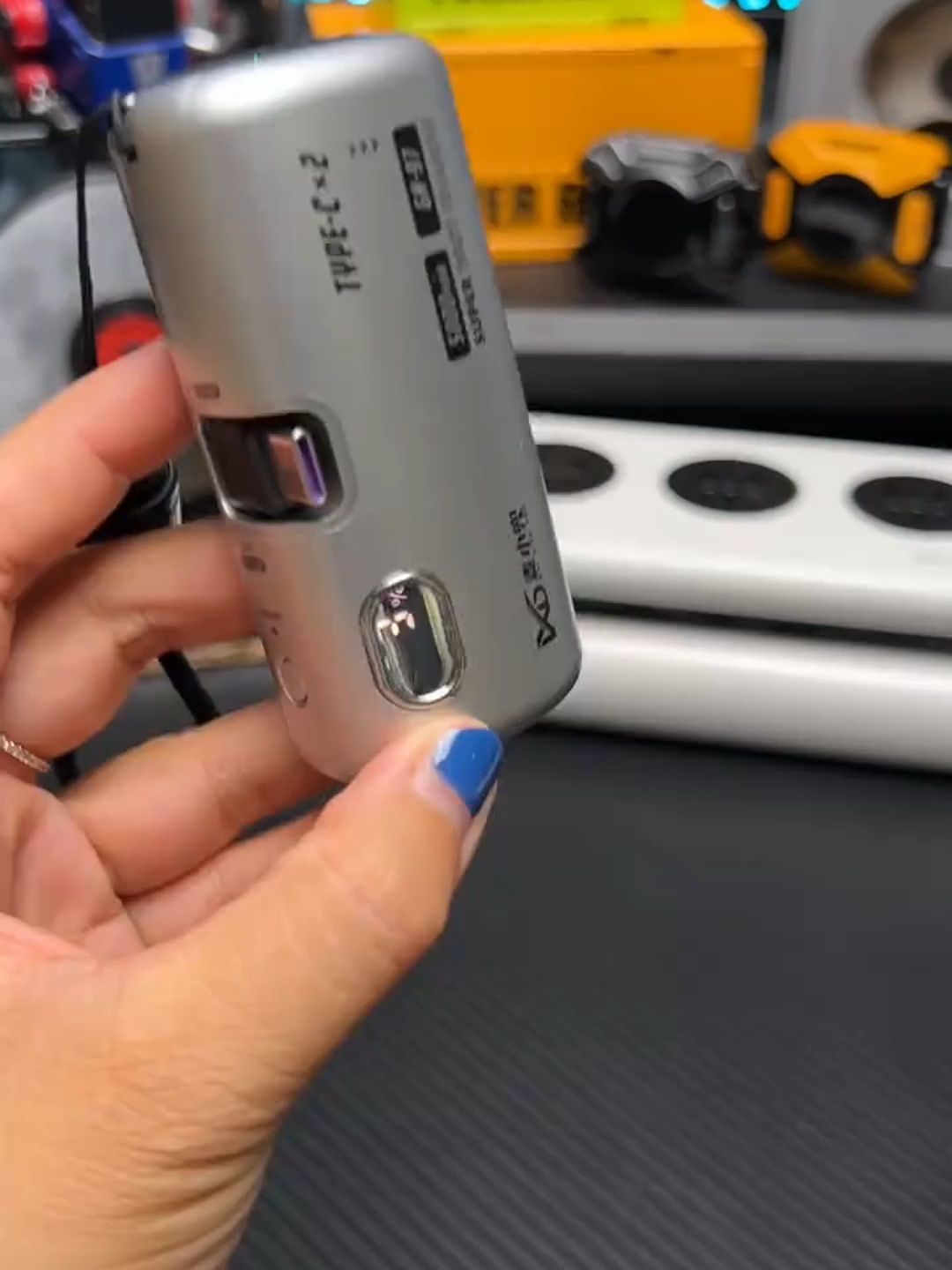 WP-19 – sạc dự phòng mini tích hợp dây cho cả iPhone & Android 🔋 5000mAh – nhỏ gọn bỏ túi ⚡ Sạc nhanh 22.5W 🔌 Có sẵn dây C & Lightning – khỏi quên dây! 🎁 Nhắn tin nhận ưu đãi liền tay #sacduphong #wekomewp19 #sacnhanh #phukiencongnghe #phongngongrv #shorts #reviewdochoi #capsactichhop