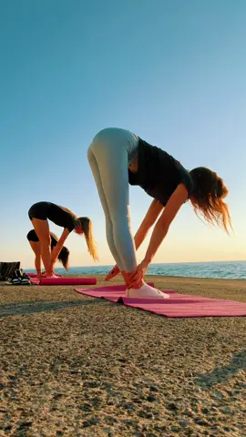 Утренние тренировки @popova_stretching #тренерпогимнастике #художественнаягимнастика #одесса #дети #спорт #rg #художественнаягимнастика #стретчинг #одессастретчинг #тренер 