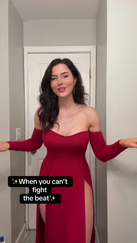 When this song comes on, you have to dance. I don’t make the rules 💃 #jet2holidays #dance #remix #danzakuduro #fyp 