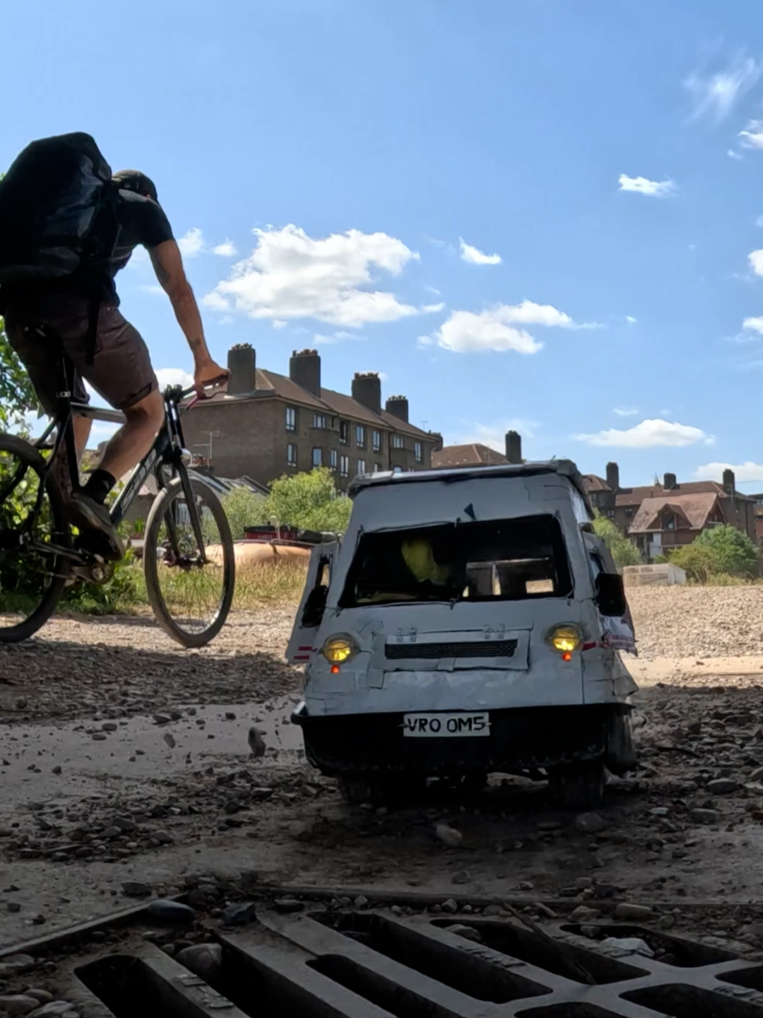 I’ve got a train to catch! 🚂 💨 🚐 💨 #rccar #rccars #vanlife #vanlifediaries #gopro