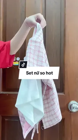 Nguyên set áo khoác kèm áo hai dây mà giá rẻ xỉu luôn #mỗingàymộtoutfit #lenxuhuong  @Lailabunday 