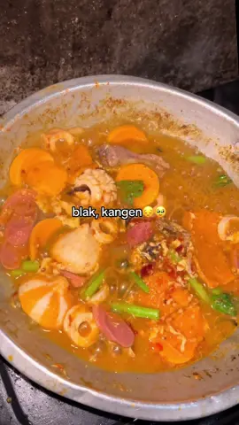Rindu itu berat, gass langsung ke kedai ndelik simo aja🥹🫰🏻 📞pesan/delivery: 082228272565 ig:@kedaindelik.official  #makananpedas #seblak #fypシ゚ #viral #kulinertiktokviral 