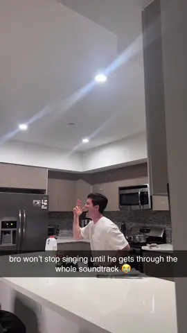 he’s trying to seal the honmoon for good 😭😮‍💨 what it sounds like from kpop demon hunters #sing #kpop #kpopdemonhunters #whatitsoundslike #fyp 