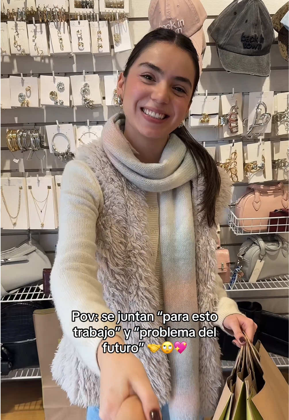 Pov: el problema de todas las girls en Todomoda😅😅  #todomoda #mynameispink #besties #friends #girlythings 