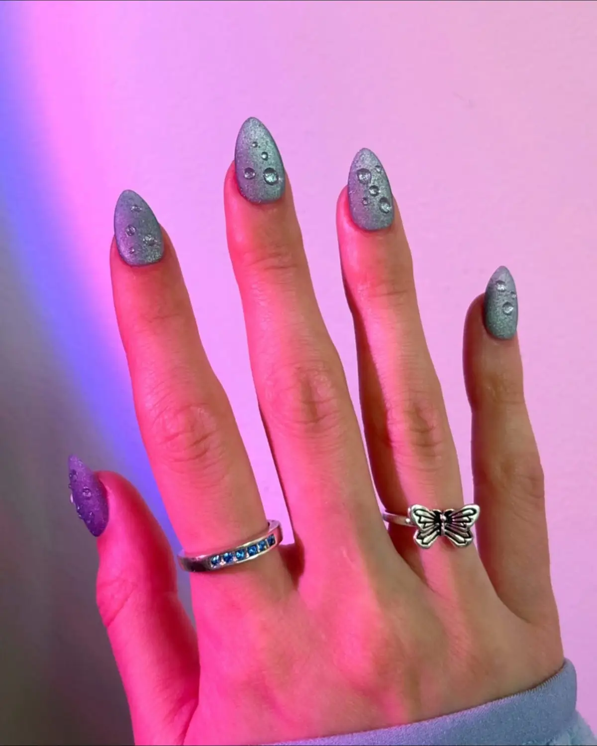 ☔🌸 Still thinking about those rain drop nails? SAME. If you haven’t watched the tutorial yet... this is your sign 💧 Scroll back for the full how-to and see how we made those dreamy little droplets come to life using all Tickled Pinque 💕✨ It’s the perfect rainy day project - and trust us, once you see the textures up close? You're gonna wanna try it 💅💧 Tag us when you recreate it so we can swoon together 🫶🌦️ 💅🏻  • @dreamcorenails  #pinquepoured #raindroprealness #nailarttutorial #glossyvssoft #dropletgoals #tickledpinque 