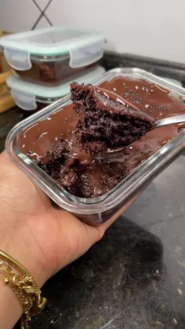 Melhor bolinho de chocolate fit do mundo! Sem whey, sem banana. Super molhado com uma calda maravilhosa. Façam que eu tenho certeza que vocês vão amar! 🍰🍫 - Quem quiser o link das marmitas é so pedir que eu envio!! ID marmitas mercado livre: YKMKO9-3M9Z #MercadoLivre #MeusFavsDoMercadoLivre  @Mercado Livre  #emagrecer #emagrecimento #receitasaudável #receitinhafit #dieta #fyp #foryou #marmitafit #donadecasa #lancheirainfantil #receitasimples #receita