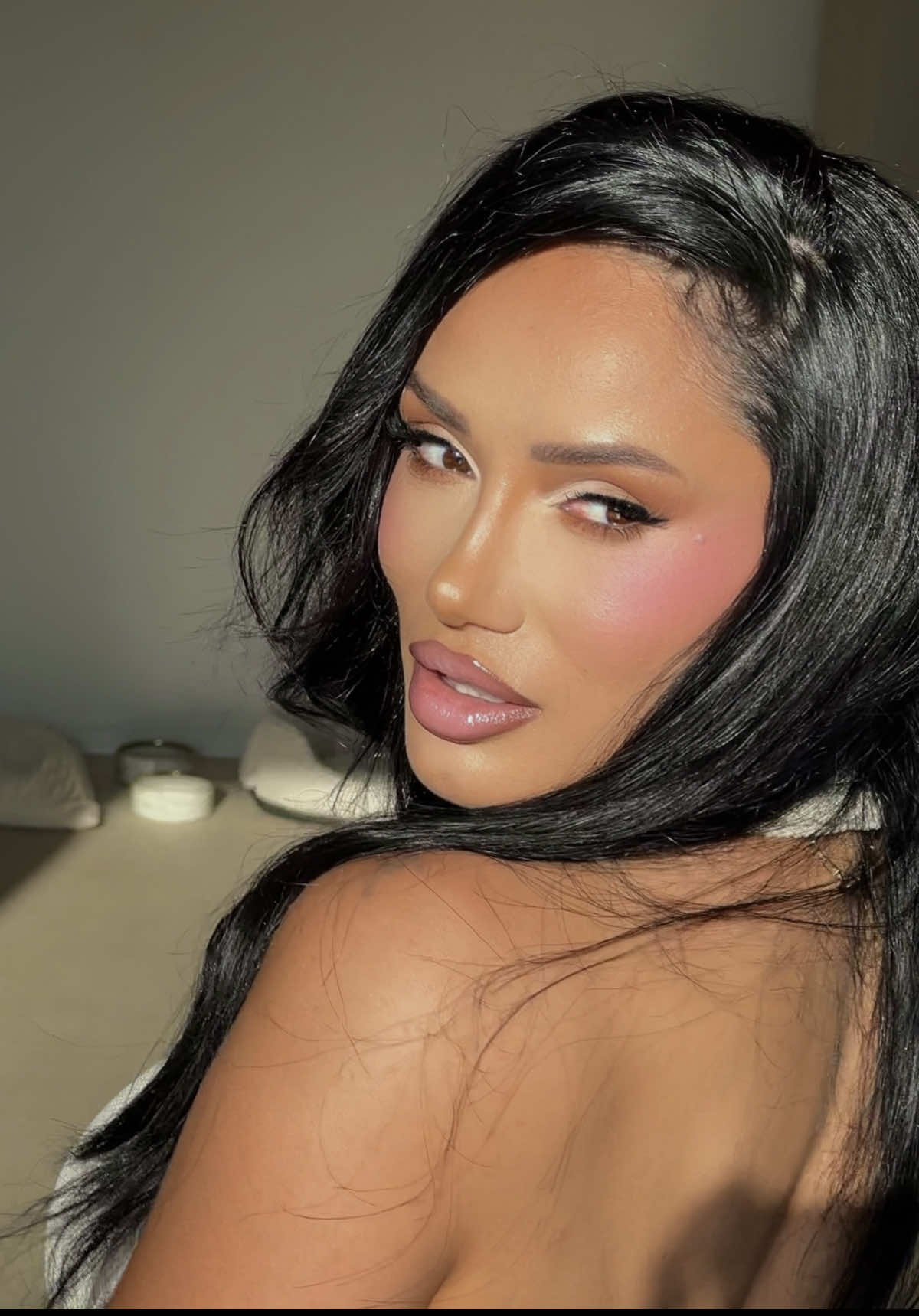 Make up by @Busra Altun 🍉 model @Gloria Carolina Esperanza  #makeup #makeuptutorial #beauty #fyp #keşfet #viral #voorjoupagina 