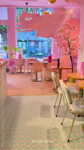 POV: you just found the sweetest spot in Breda 🍓💕 #BrunchVibes #SweetTooth #BredaFoodie #HiddenGemNL #TeaTime #BrunchGoals #PinkCafe 