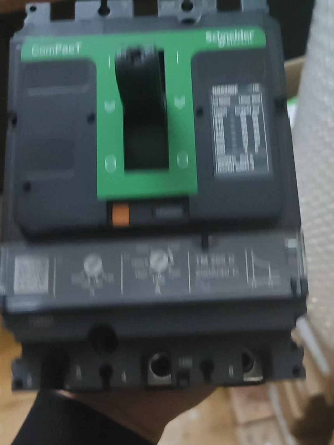 MCCB COMPACT NSX SCHNEIDER #longnguyen #xuhuong #electric #MCCB #aptomat #electrician #schneider 