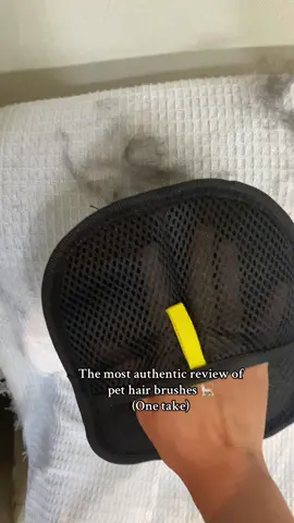 Pet shed hair? Use these gloves to solve your hair loss problems #cat #pet #pethairremoval #pethairremover #tiktokshop #tiktokshopfind #tiktokshopmademebuyit ##summersale #gloves #glove #shedding #sheddingseason #clean #CleanTok #LifeHack #fyp 