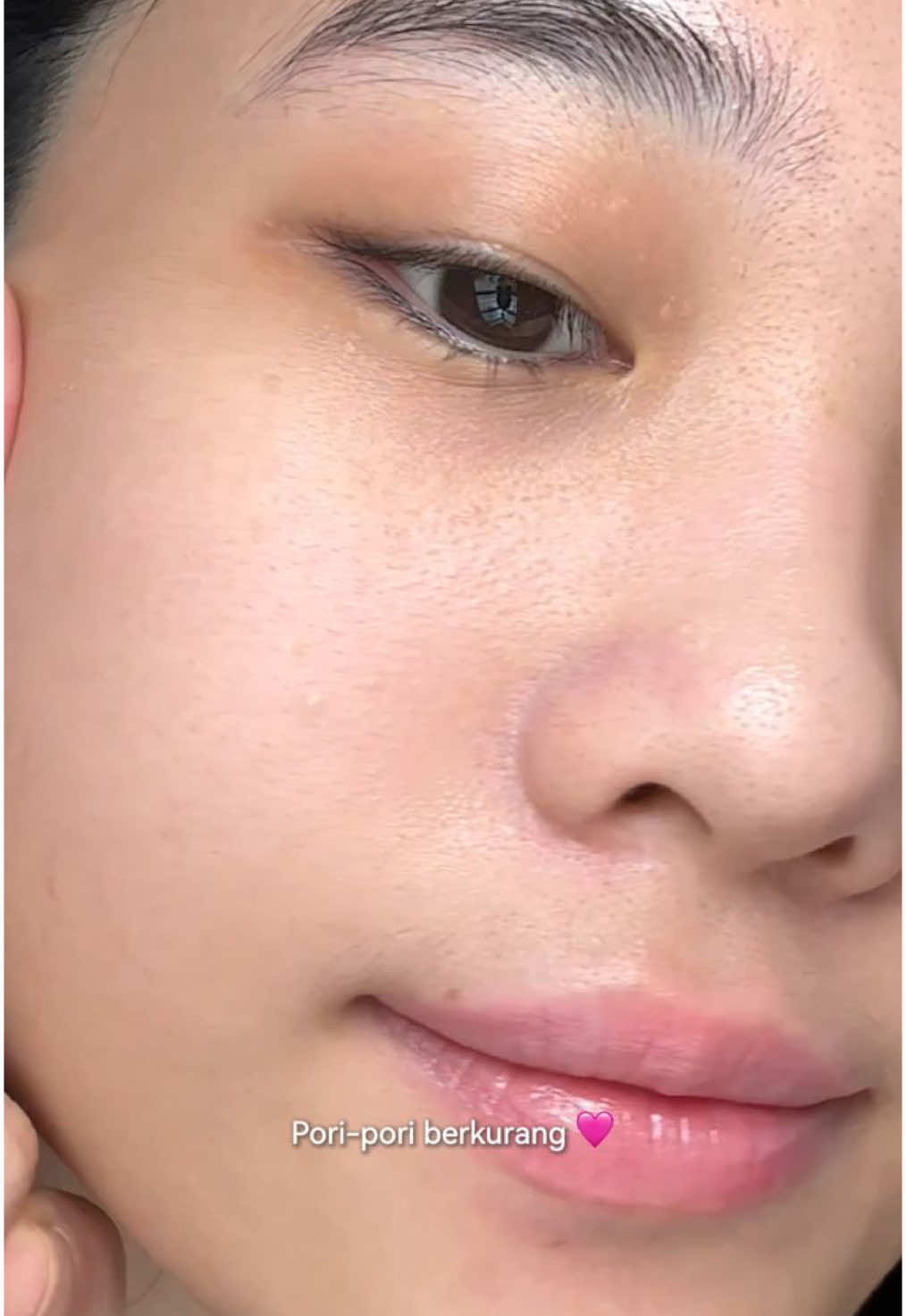 Fixxx!! Serum ini langsung jadi favorit buat daily use!! Hihi 😋❤️ @Tasya Farasya  #skincareroutine #serumharian #hydratedskin #glowingskin #skincarefavorit #teksturringan #skincareprogress #kulitsehat #BeautyReview