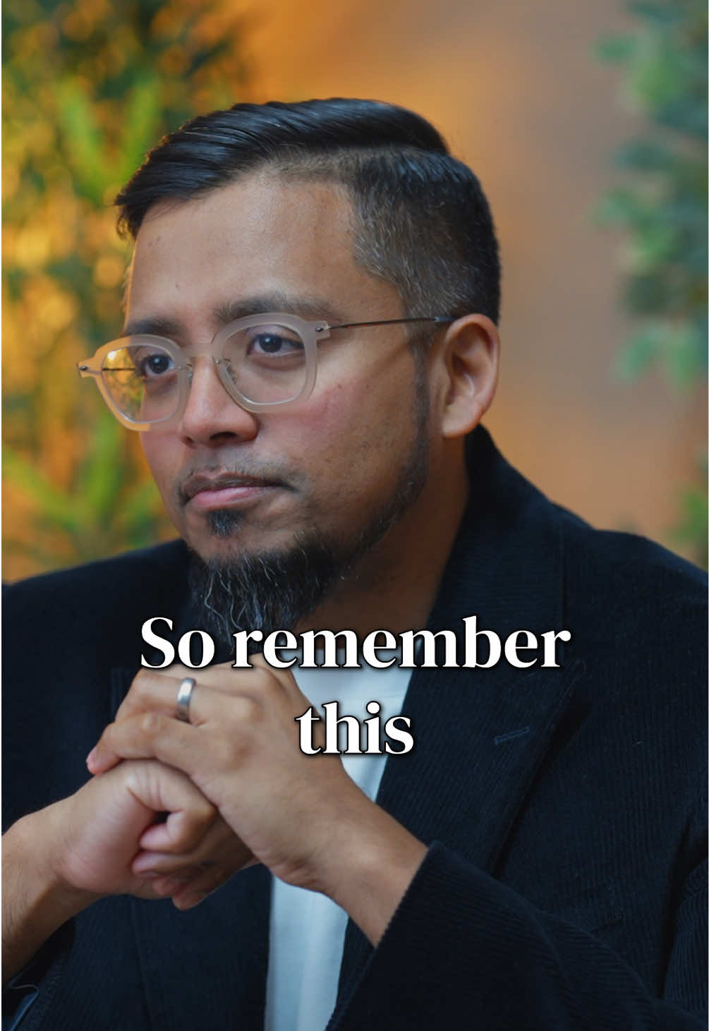 The difference between those who win and those who lose is not luck. It is mindset. Some people laugh at the mistakes of others. Successful people learn from them. Some talk about other people’s problems to feel better about themselves. Successful people discuss them to find solutions. Some resent those who are ahead. Successful people study them to understand how they got there. Losers judge. Winners study. If you want to move forward, replace criticism with curiosity. #tanimzaman #muslimentrepreneur #halalbusiness #growthmindset #faithdrivenimpact #fyp