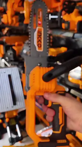 ”¿Te imaginas cortar madera con potencia real, pero sin estar atado a un cable? Con estas motosierras a batería INGCO, eso ya es una realidad. 🔋 Baterías de alto rendimiento ⚙️ Motor sin escobillas 💪 Corta rápido, parejo y sin esfuerzo En Impormákinaz tenemos variedad de modelos, y lo mejor: 📦 ¡Hacemos envíos a nivel nacional! 📲 Escríbenos al 0991045506 y te asesoramos.”*