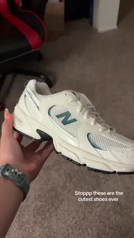 Am I finally a NB girly???  New Balance “Sea Salt with New Spruce” 🥹🥹 @New Balance  . . . #newbalance #530 #newbalance530 #newshoes #foryoupage #fyp #xyzbca 