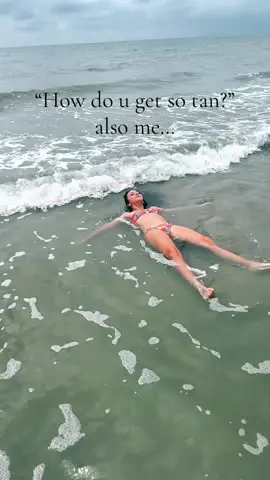 I love tanning☀️#fyp #viral #beach #tan #tanning #hiltonhead #ocean #water IM 18!!!!!