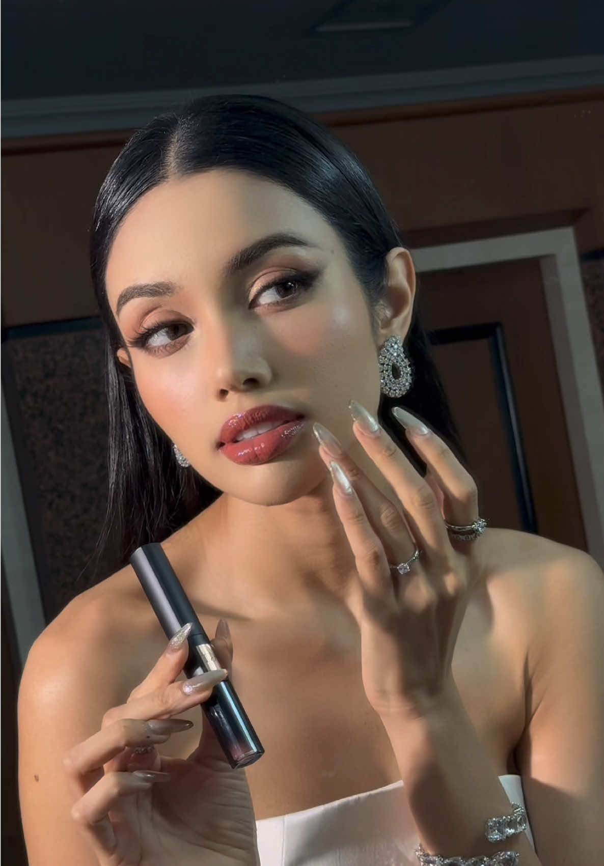 ลิปTrio แบรนด์เคธี่ของพี่กระแต สี 01 Uranus สีโปรดของวีนา ทาได้สามลุคในแท่งเดียว คุ้มสุดๆ @@KT_KRATAE8 #kathyamrez #liptrio #ลิปกระแต