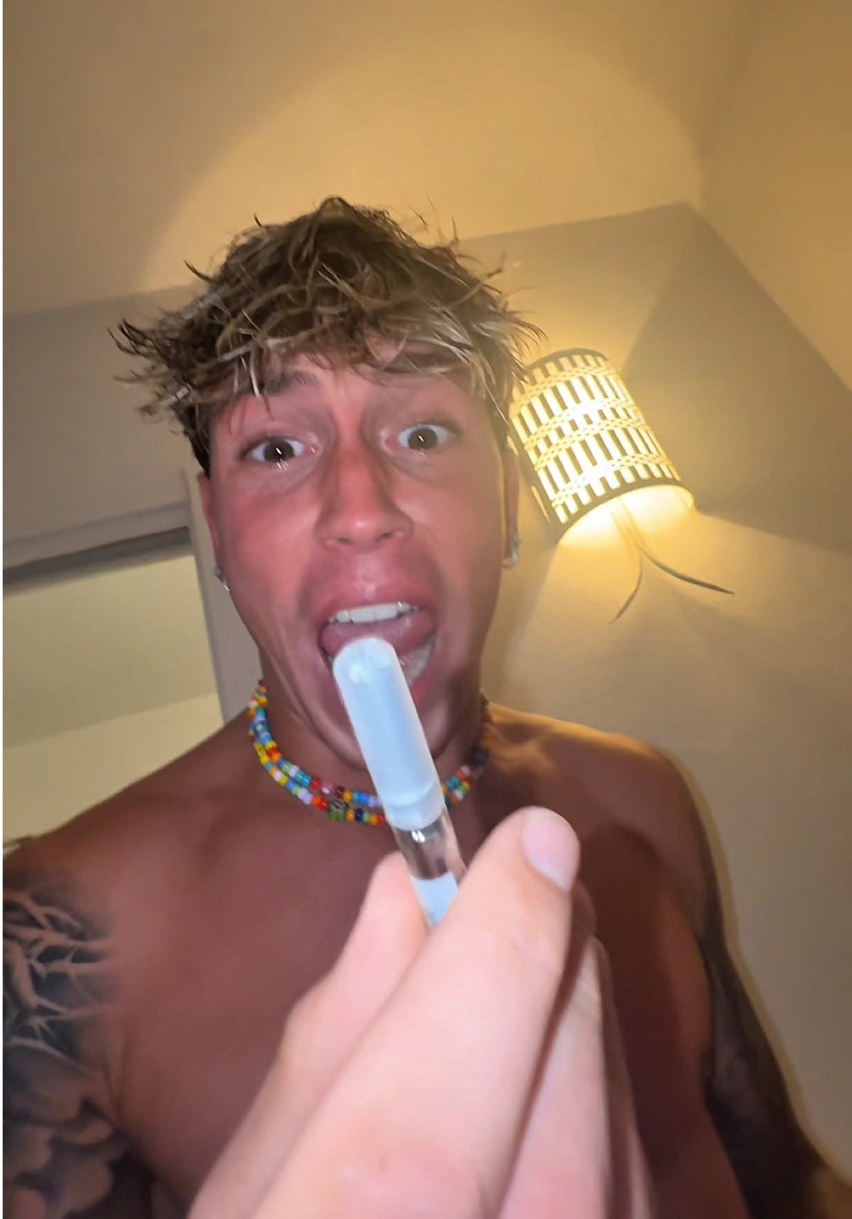 DOTTOR FRATINO ASSISTE IL PAZIENTE BERLINI