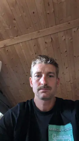 Exclusively for adults, come and spend the night in one of our very special accommodation options. Surrounded by nature, soak your stresses away in the hot tub whilst we prepare and deliver the most delicious handstretched wood fired pizza from our onsite kitchen 