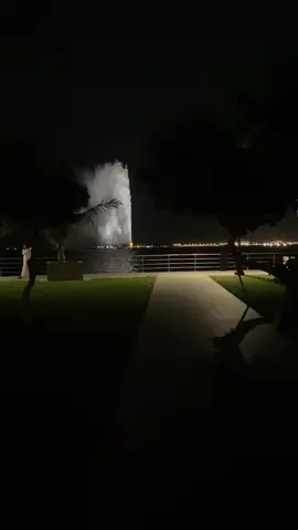 🖋️ Ocean is poetry in motion.#jeddahnight #jeddahbeach #jeddahcornice #JeddahFountain 