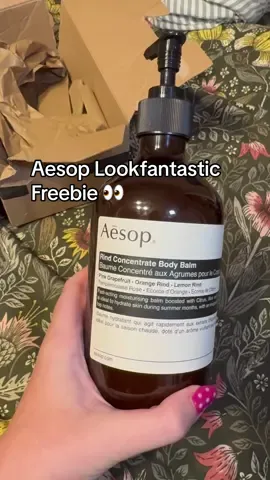 Did you know that if you’re a @LOOKFANTASTIC Beauty Club Level 3 member you can get free products to review? I was sent this @Aesop Rind Concentrate Beauty Balm which RRPs at £80(!) which smells INCREDIBLE. Very boujie, and I’m excited to use over the next week to really get a feel for it. #beauty #beautyblogger #lookfantastic #teamfantastic #aesopskincare #BeautyReview 