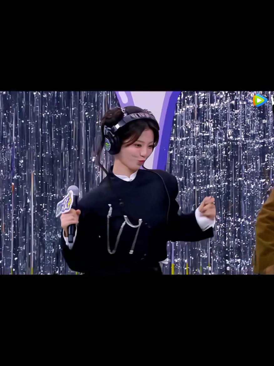 เชาเยว่ลูกกกกก 🤣🤣 #YangChaoyue #หยางเชาเยว่ #杨超越 #一见你就笑 #laughtogether #wetv #2025 