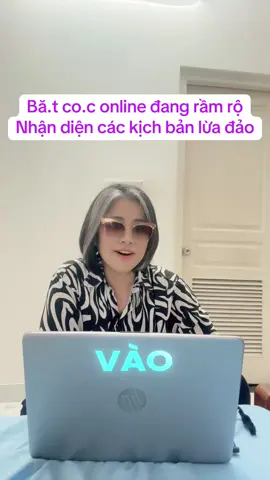 Kịch bản lừa đảo đang nhắm vào học sinh – Nhận diện ngay để không sập bẫy!” “Các vụ lừa đảo nhắm vào học sinh vẫn đang nổ liên tục. Chiêu trò thay đổi, nhưng lõi thì vẫn một. Nhận diện được mấy kịch bản này – bạn sẽ khó mà bị lừa.” 	1.	Kết bạn/Zalo để thao túng 	•	Dùng lý do học bạ, điểm thi, giấy tờ… để dụ add Zalo, sau đó khai thác thông tin cá nhân. 	2.	Giả danh công an/viện kiểm sát 	•	Gọi điện, gửi “quyết định khởi tố” giả, giọng nghiêm, ép cung cấp thông tin và chuyển tiền. 	3.	Gắn tội liên quan hàng cấm 	•	Thông báo “đơn hàng có hàng cấm”, “người giao bị bắt” → ép khai báo, đóng tiền “minh oan”. 	4.	làm giả. quyết định bắt giữ 	•	Gửi file/quyết định giả mạo với con dấu, chữ ký, dọa nếu không hợp tác sẽ “áp giải”. 	5.	Bắt chuẩn bị quần áo để ‘làm việc’ 	•	Yêu cầu gói đồ cá nhân, rời khỏi nhà → dễ bị dẫn vào chỗ an toàn của kẻ lừa. 	6.	Dụ vào khách sạn/địa điểm kín 	•	Sau đó gọi gia đình đòi tiền chuộc, dọa “nếu báo công an thì không an toàn”. 	7.	Kết hợp nhiều chiêu một lúc 	•	Mở đầu bằng 1 kịch bản nhẹ (ship hàng, nhận giấy tờ) rồi nhanh chóng chuyển sang kịch bản đe doạ “Chúng chỉ thay vỏ, không thay lõi. Nhớ: Không click – Không rời nhà – Không chuyển tiền. Nhận diện sớm là tự cứu mình!” “Gửi video này cho con bạn, em bạn, bạn bè của bạn – đừng để thêm ai trở thành nạn nhân. #viral #xuhuongtiktok #batcoconline #lưadao #mattich  @Luật sư Phương  @Luật sư Phương  @Luật sư Phương 