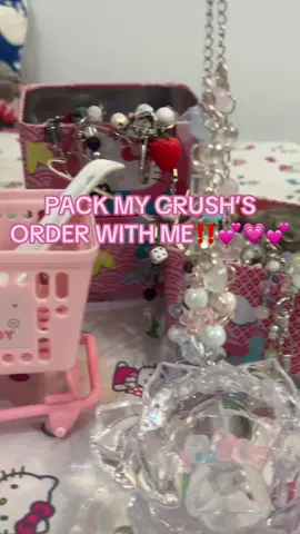 Pack my CRUSHES order with me!! Etsy: AngelixGemz, tut to find on pinned! Hehehe #comedyvideo #packingorders #packwithme #beads #matchingbracelets #necklace #fyp #SmallBusiness #beadedjewelry 