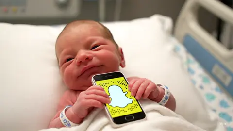 🍼 Il est à l’affût bébé Louka mdrr #bebelouka #bebeia #veo3 #ia 