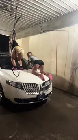 ON TOP OF CARS #trend #bsf #ontopofcars #foryoupage @alasiahhhpt2 