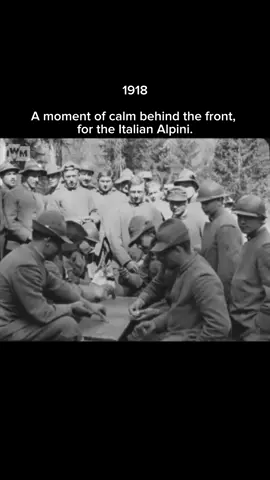 🇮🇹 Un momento. #ww1 #ww1history #primaguerramondiale #italia #alpini #History #greatwar #italianfront #grandeguerra #HistoryTime #storia #storiaitaliana #1918 #foru #perte 