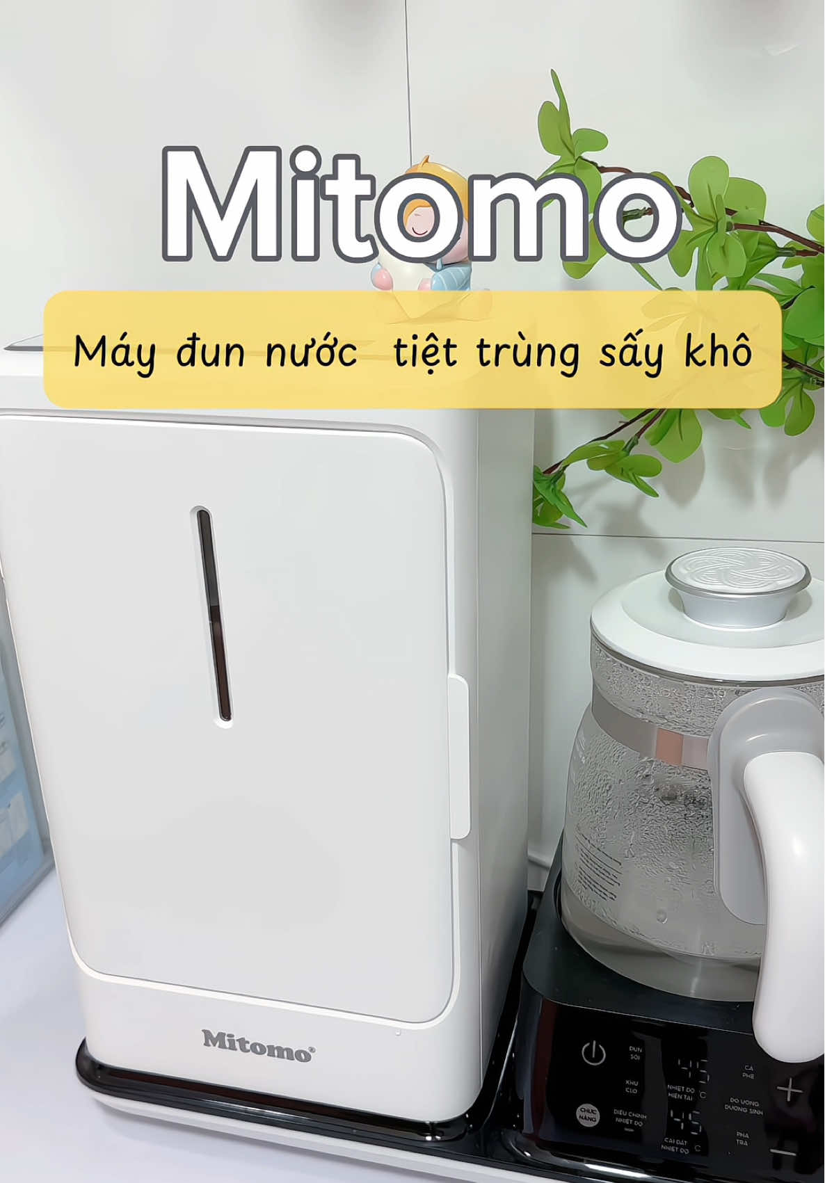 Trời ơi! Tôi giờ nghĩ lại sao hồi trong cữ mình chăm như thế , tiếc tiền nên cứ tráng nước sôi bỏng cả tay, giờ nghĩ lại máy móc phục vụ mình mà! Sinh xong cần được nghỉ ngơi chứ không phải chỉ đăm đăm hút sữa rồi cọ bình, tráng bình các bà ơi! #maydunnuoctietrungsaykho #mitomo #maytiettrung #maysaykhobinhsua 