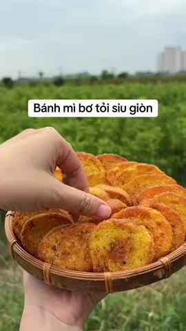 Bánh mì bơ tỏi thơm ngon giòn tan. Gói 300g nha cả nhà