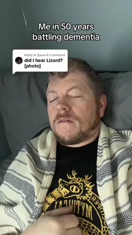 Replying to @𝕵𝖆𝖓𝖓𝖎𝖐 lizard?! LIZARD?! A RUBBER ROOM WITH LIZARDS!!!! 🦎 #lizard #jet2 #fyp #meme #old #doitlady #ihaveonedaughter 