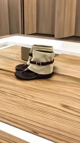 Bốt nữ xỏ ngón EMCOM hàng QCCC đai da đế độn 5cm phong cách Hàn #botnu #xuhuong 