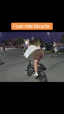 I can do stunts #stuntbike #stunnagirl #fyp 