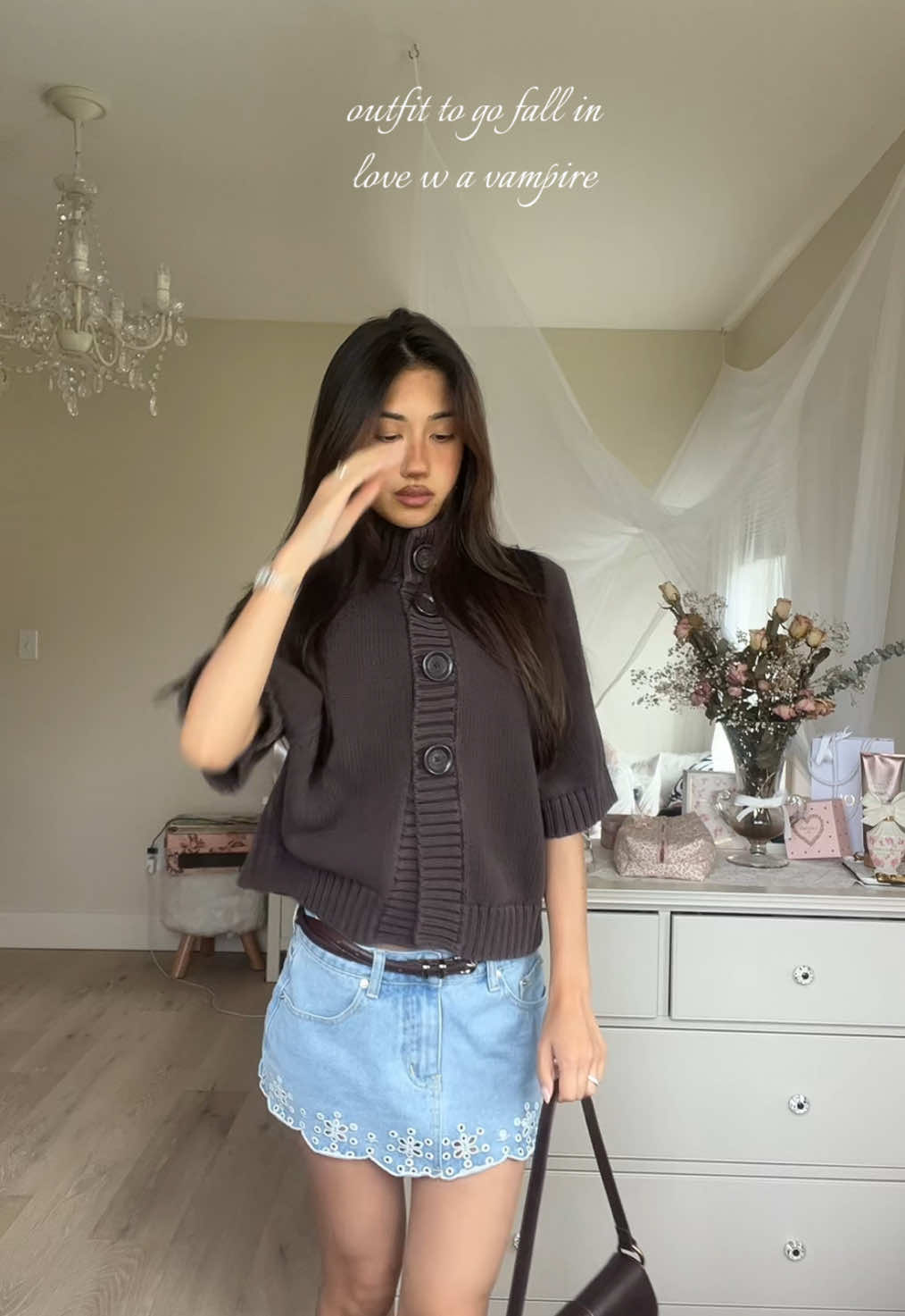 counting down until pumpkin spice things come to starbucks eeee #falloutfit #fallfashion #autumnoutfit #fallstyle #stockholmstyle 